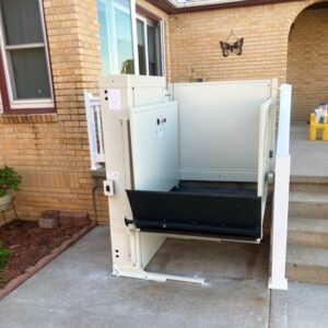 outside vertical wheelchair lift